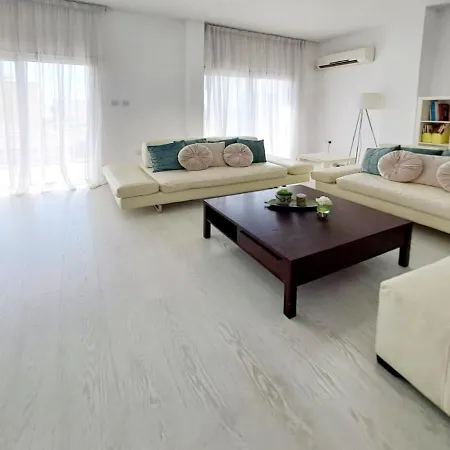Apartament Gladstonos 3 *